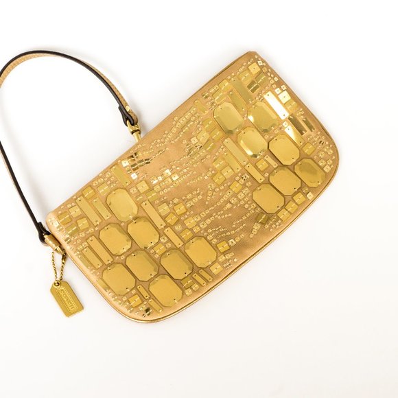 NWT Coach limited edition holiday wristlet - Picture 5 of 7